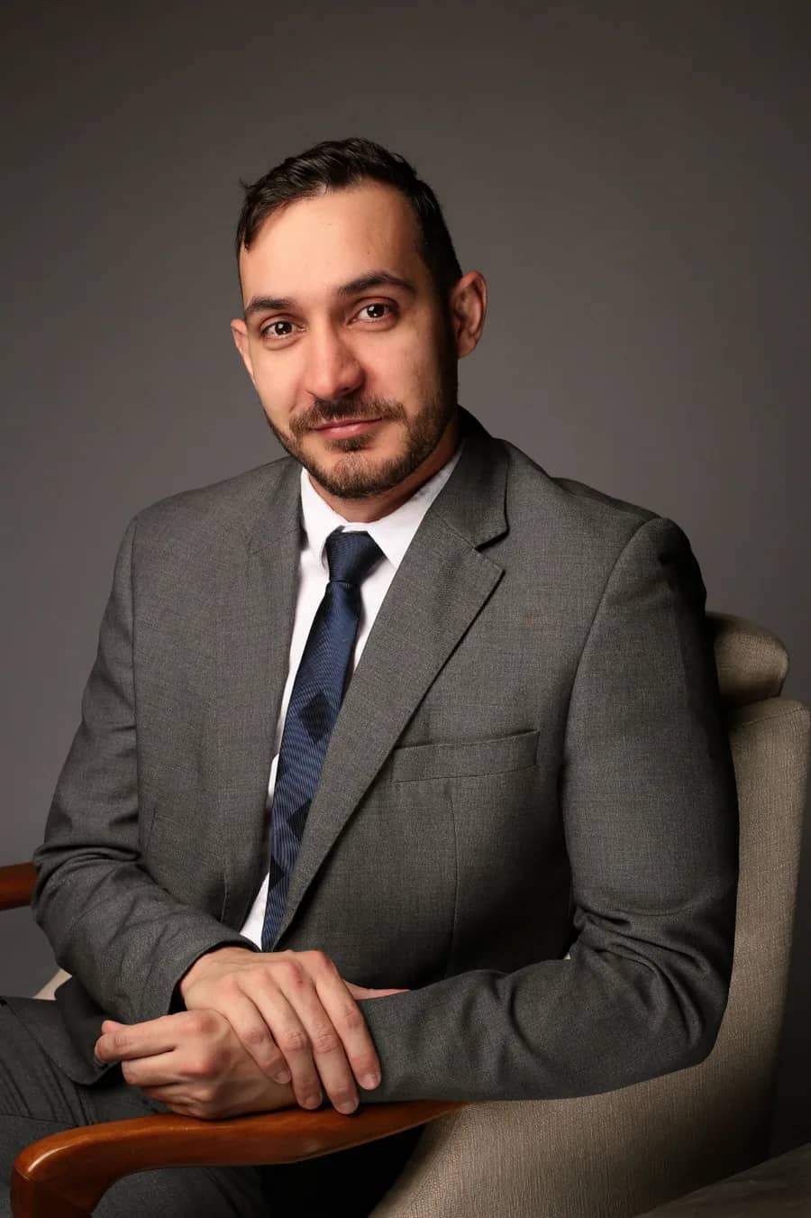 Retrato profissional do Dr. Paulo Araújo